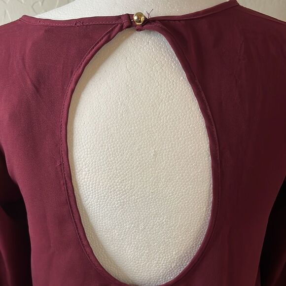 one Clothing XS burgundy top w/ long bell sleeves and open back. Sz XS. - Picture 5 of 10